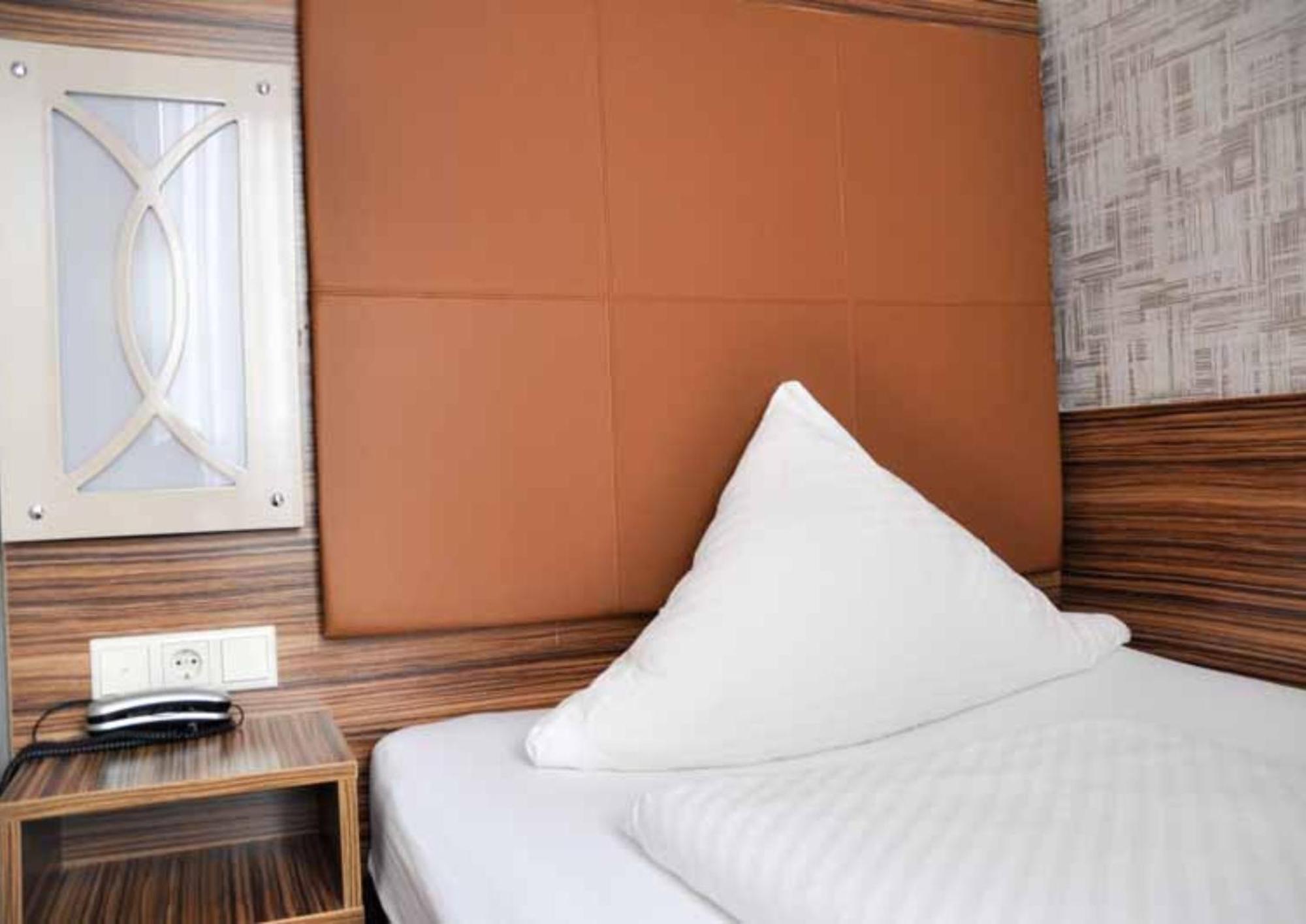 Boutique Hotel Villa-Soy Erlangen Extérieur photo