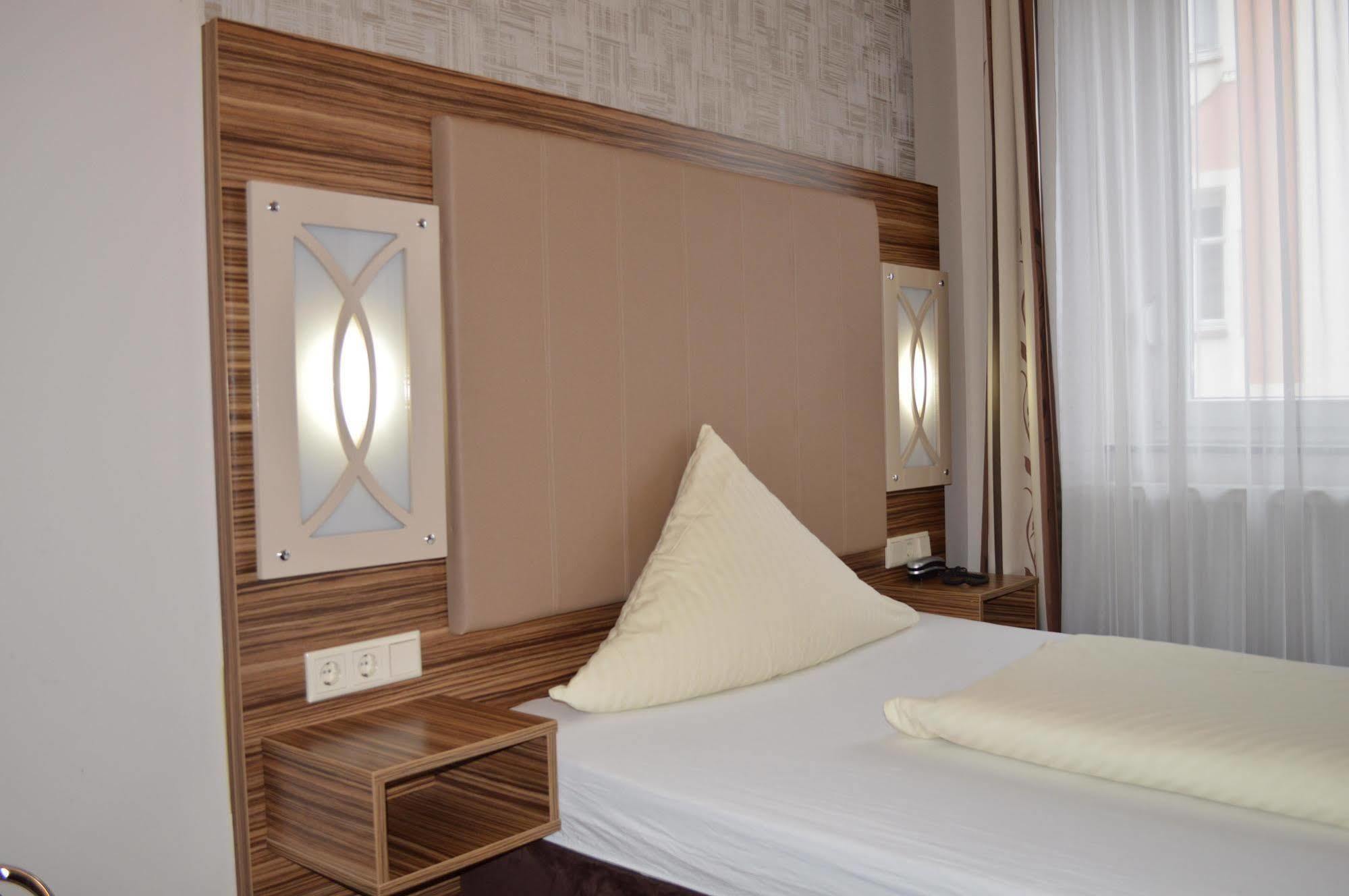 Boutique Hotel Villa-Soy Erlangen Extérieur photo