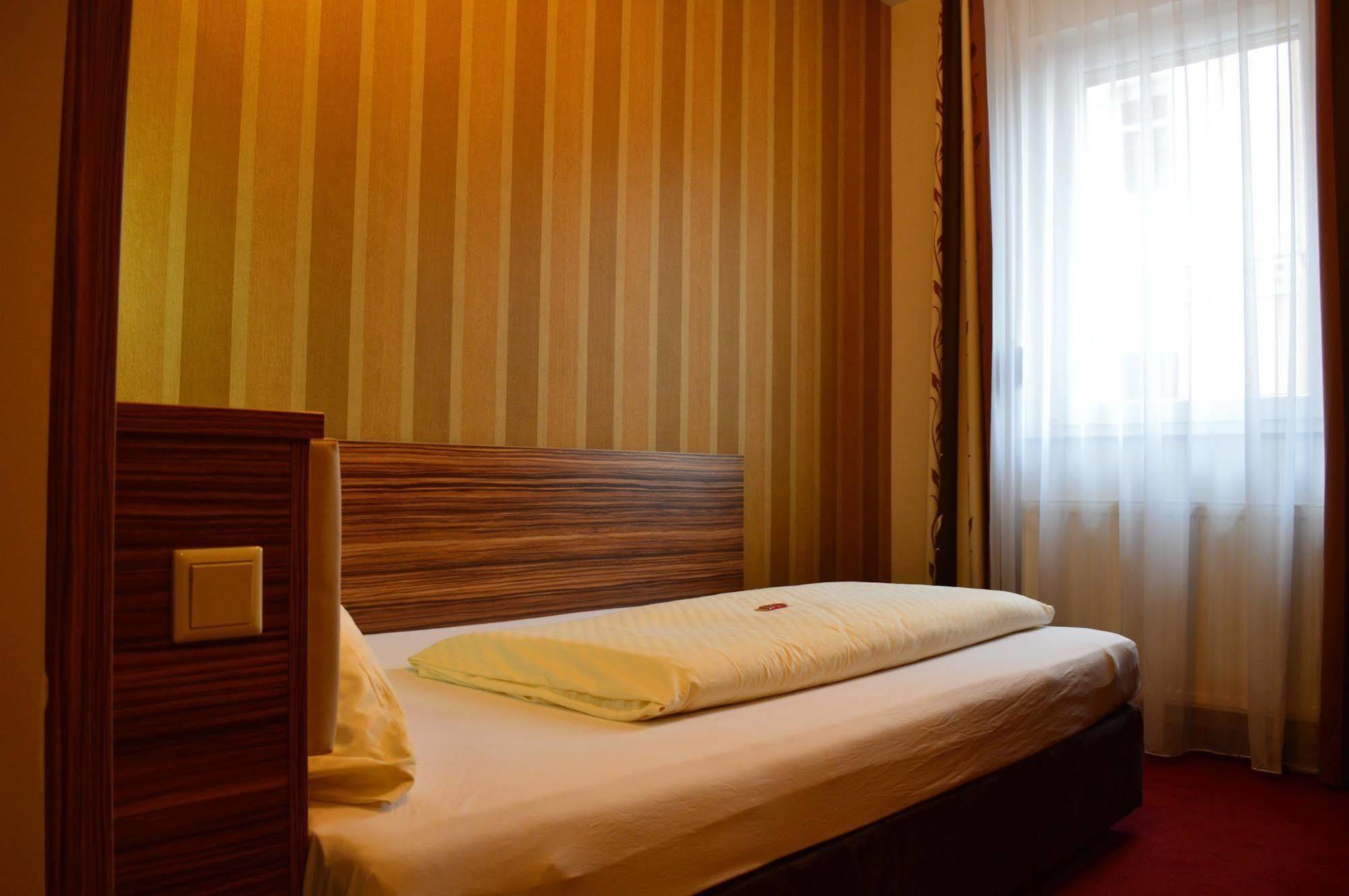 Boutique Hotel Villa-Soy Erlangen Extérieur photo